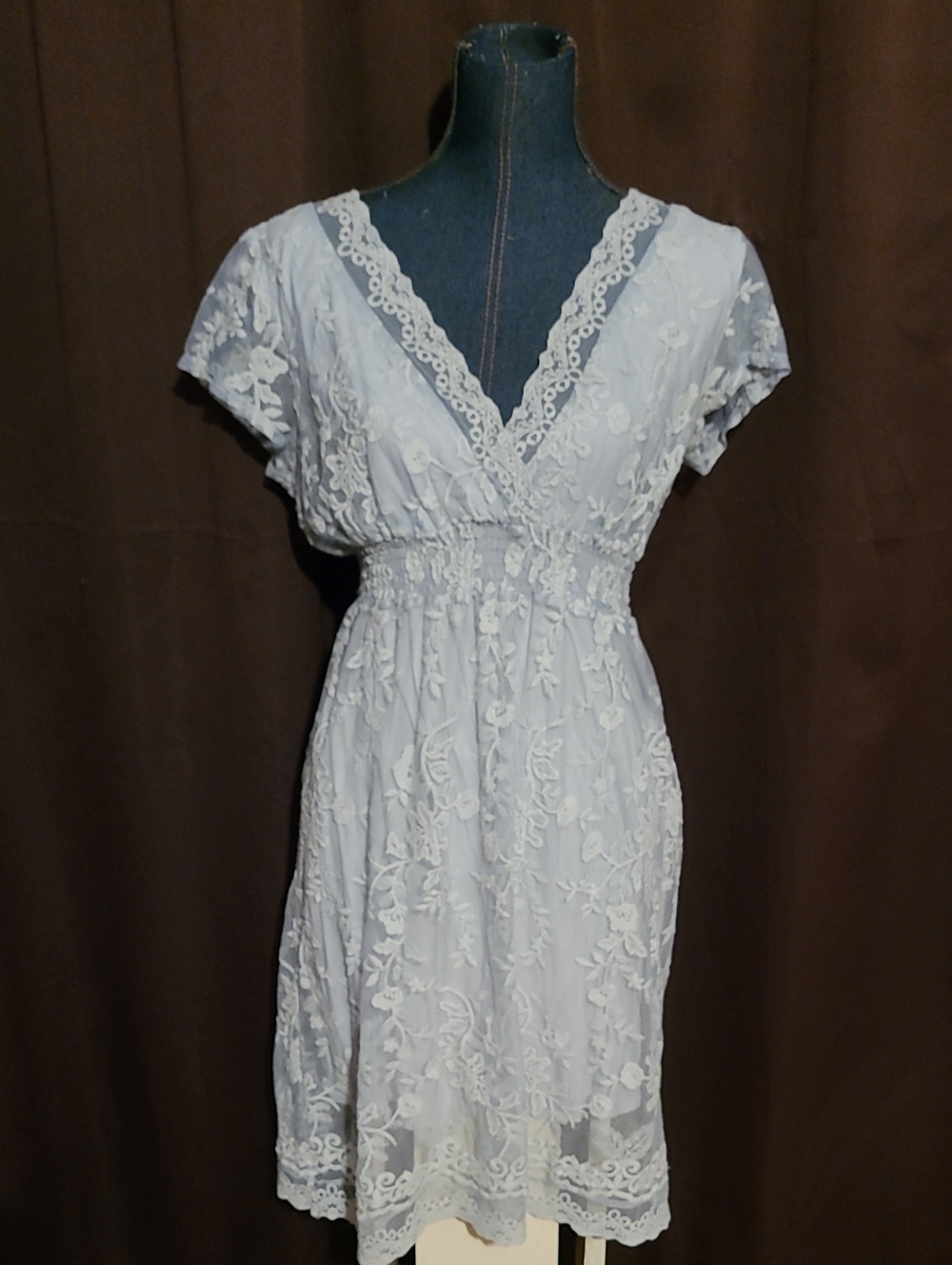 VENUS Light Blue Lace Midi Dress with V-Neck